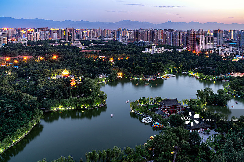 西安兴庆宫夜景图片素材