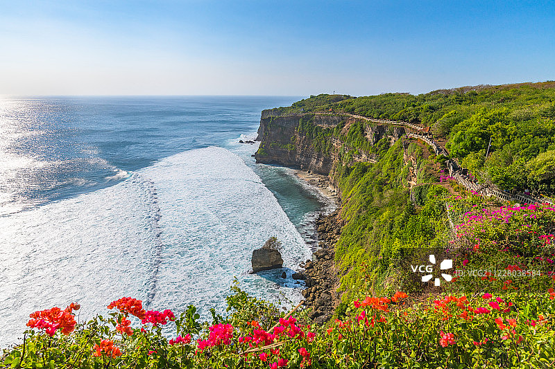 巴厘岛乌鲁瓦图神庙海岸线图片素材