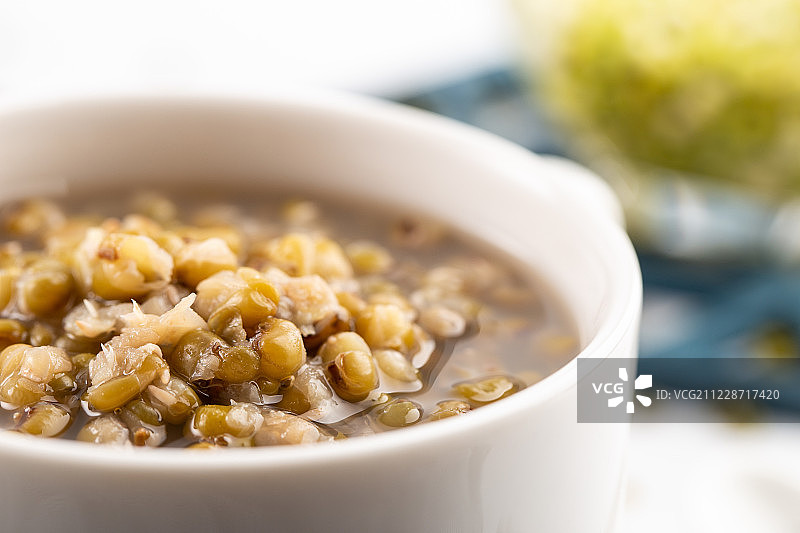 一碗清热消暑绿豆汤图片素材