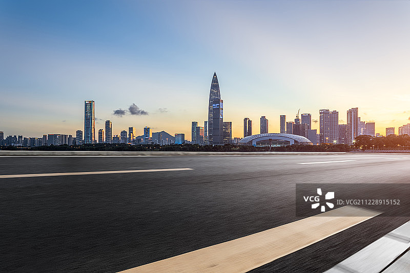 深圳后海城市建筑和机动车道图片素材