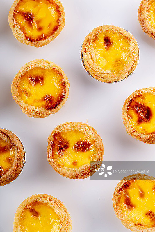 白色背景上很多葡式蛋挞图片素材