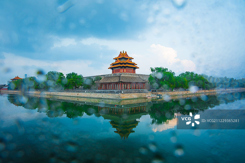 雨中的故宫角楼图片素材