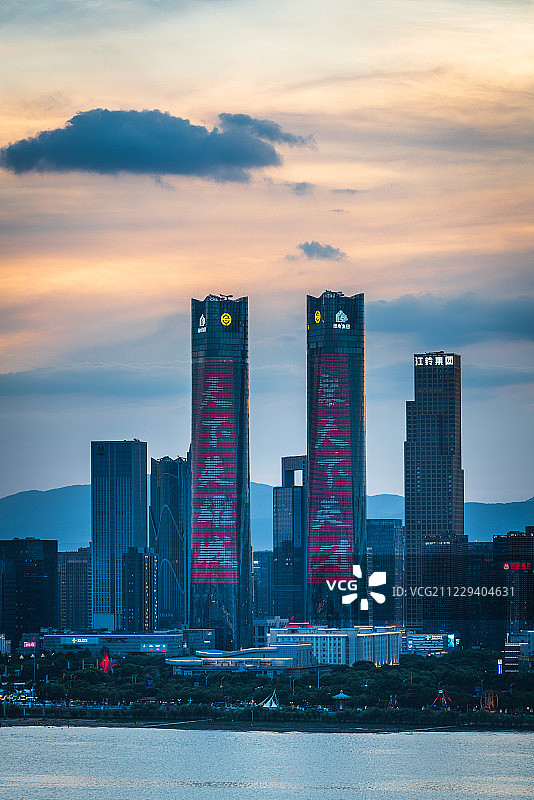 南昌绿地大厦城市风光图片素材