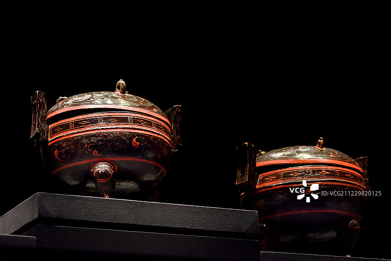 长沙马王堆西汉墓出土云纹漆鼎图片素材