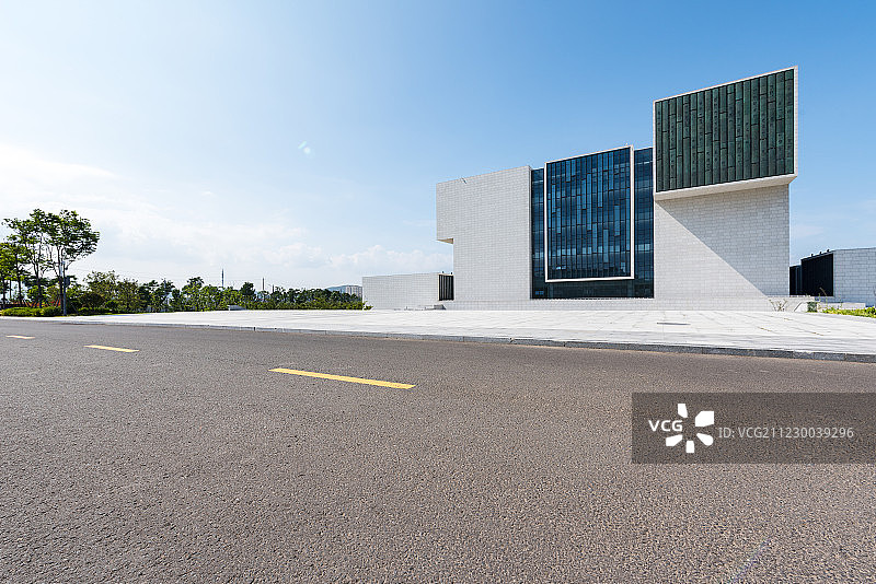 现代城市建筑与道路图片素材