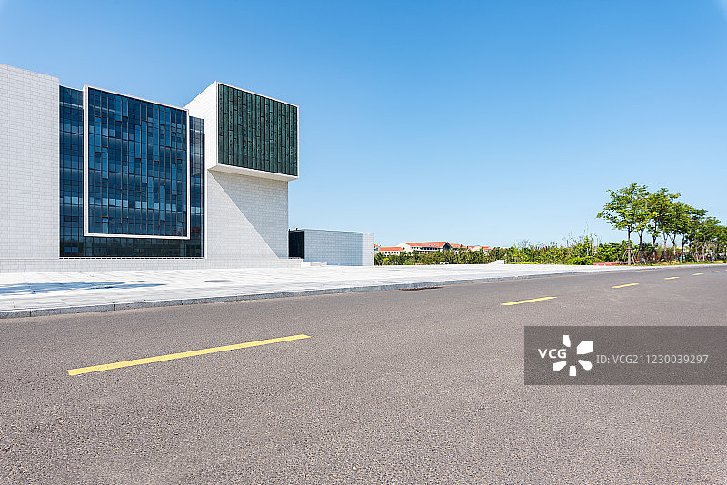 现代城市建筑与道路图片素材