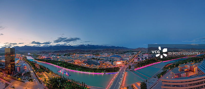 航拍德令哈图片素材