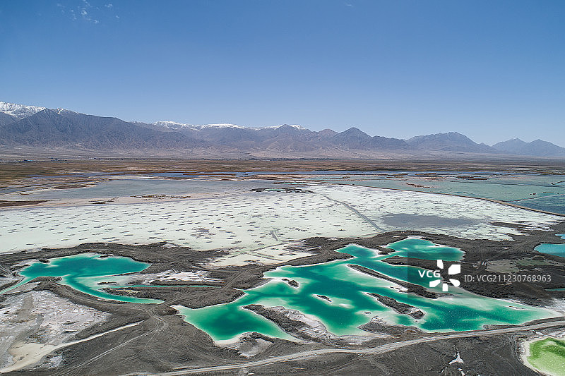 航拍翡翠湖图片素材