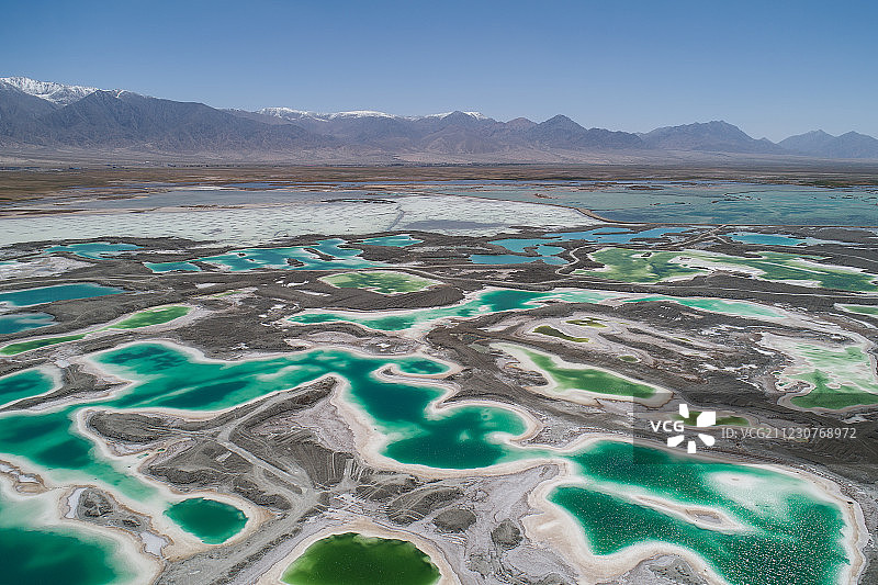 航拍翡翠湖图片素材