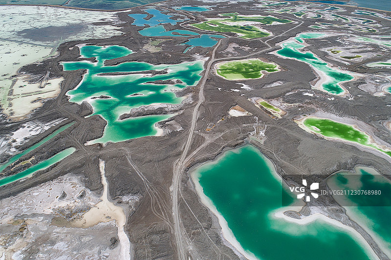 航拍翡翠湖图片素材