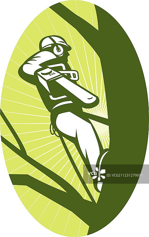 树木外科医生用电锯切割图片素材