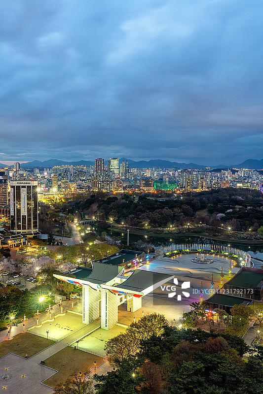 韩国首尔奥林匹克公园夜景航拍图片素材