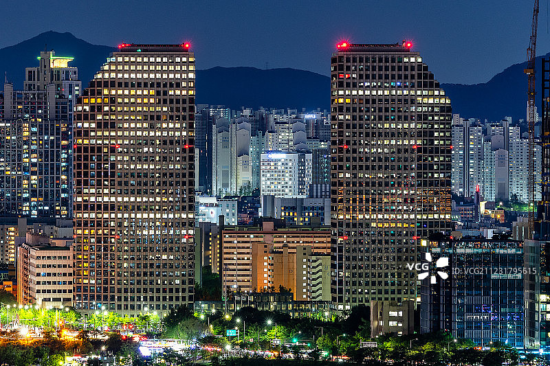 韩国首尔LG双子塔夜景图片素材
