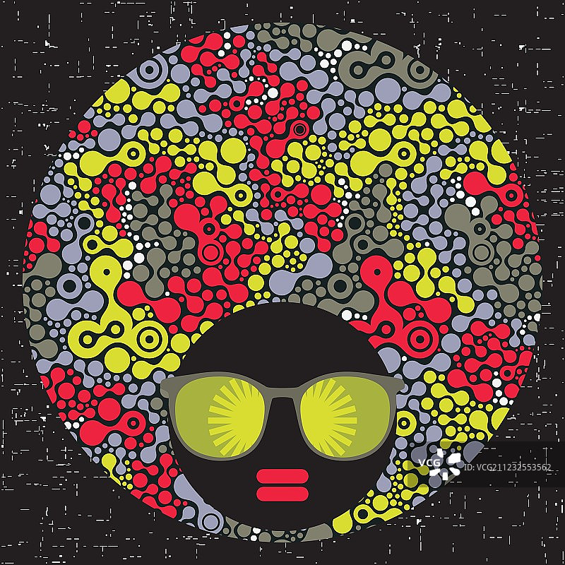 黑头女人，有着奇怪的发型图片素材