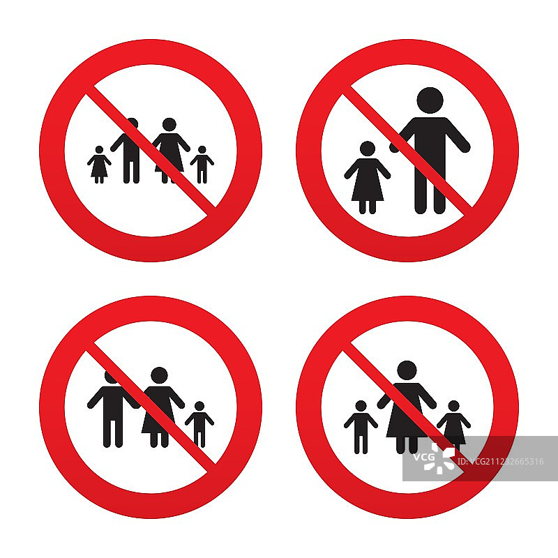 有两名子女的家庭，父母和孩子图片素材