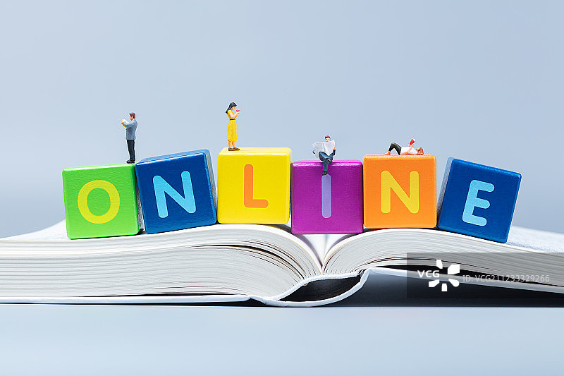 线上网上阅读网络书城online字母积木英文单词教育线上培训图片素材