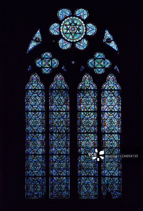巴黎圣母院的彩色玻璃图片素材