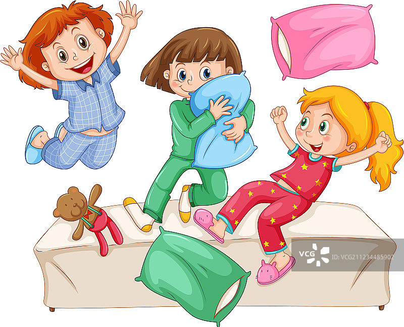在睡衣派对上玩枕头大战的三位女孩图片素材
