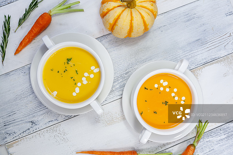 南瓜汤与胡萝卜汤图片素材