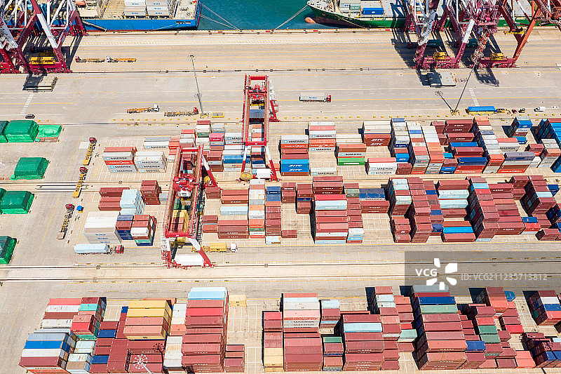 青岛集装箱码头图片素材