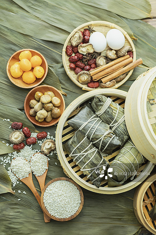 潮州粽及丰富多样的食材馅料图片素材