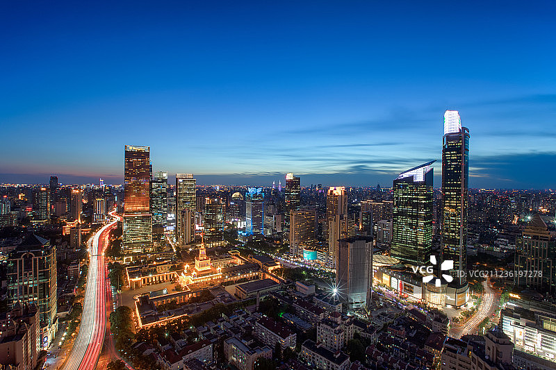 上海展览中心亮灯图片素材