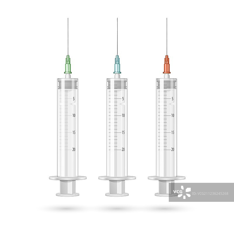 白色背景下的塑料医用注射器图片素材