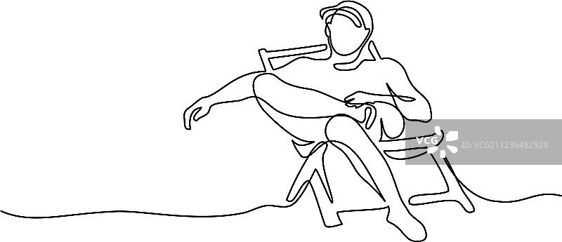 男人在海边躺椅上放松图片素材