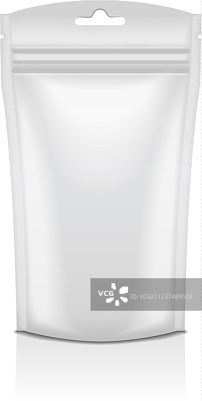 空白铝箔食品或化妆品白色自立袋图片素材