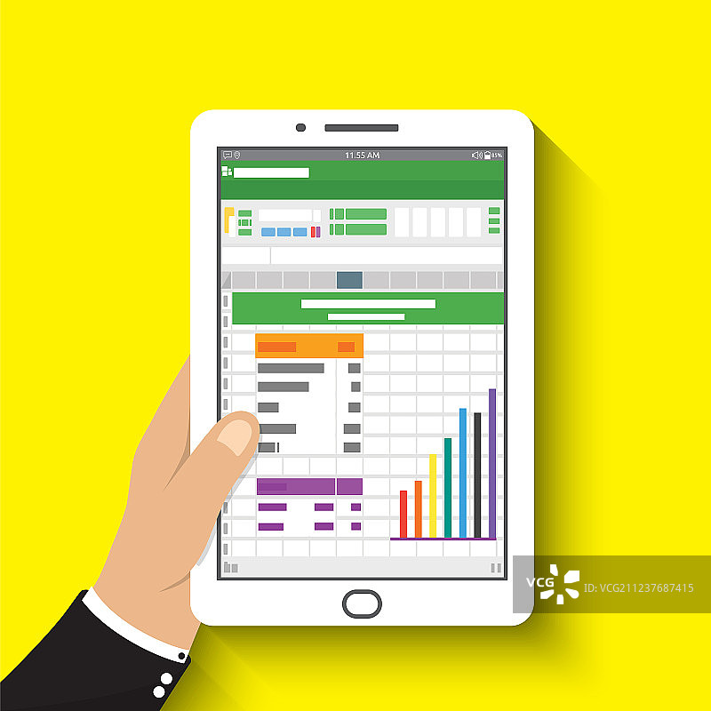商务人士手持平板电脑阅读电子表格图片素材