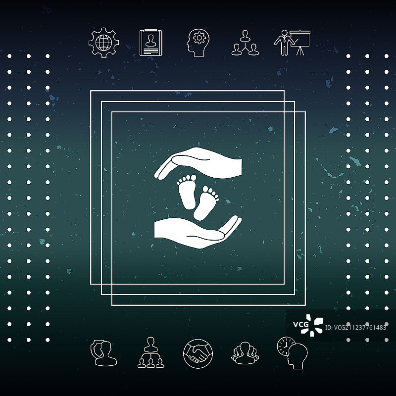 手捧婴儿脚部保护符号图片素材