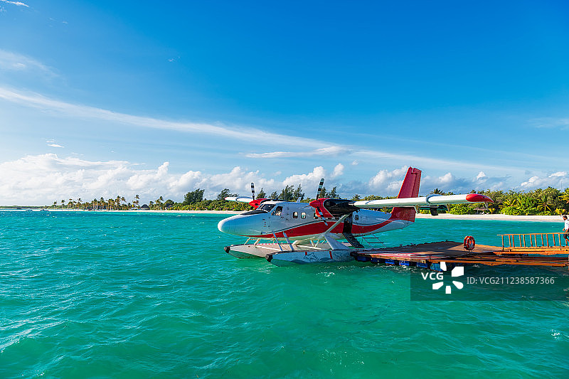热带海岛水上飞机户外风光图片素材