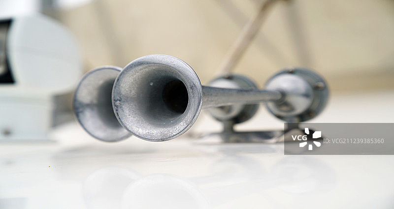 游艇汽笛图片素材