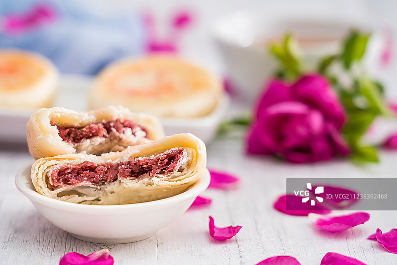 中国云南特产鲜花饼和玫瑰花图片素材