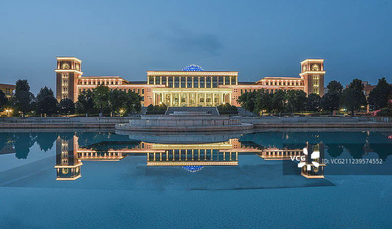 云南大学呈贡校区图书馆图片素材