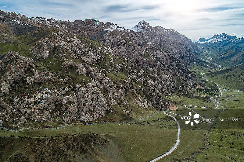 航拍德令哈柏树山图片素材