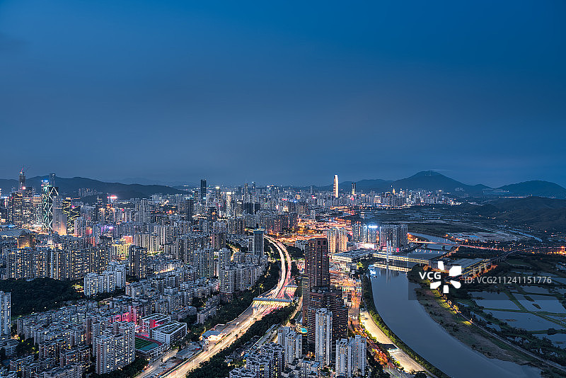 深圳市深圳河两岸深港两地城市夜景图片素材