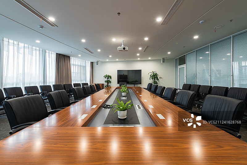 现代风格办公大楼会议室内部景观图片素材