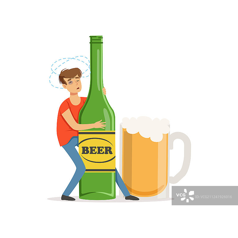 年轻男人拿着超大瓶啤酒图片素材