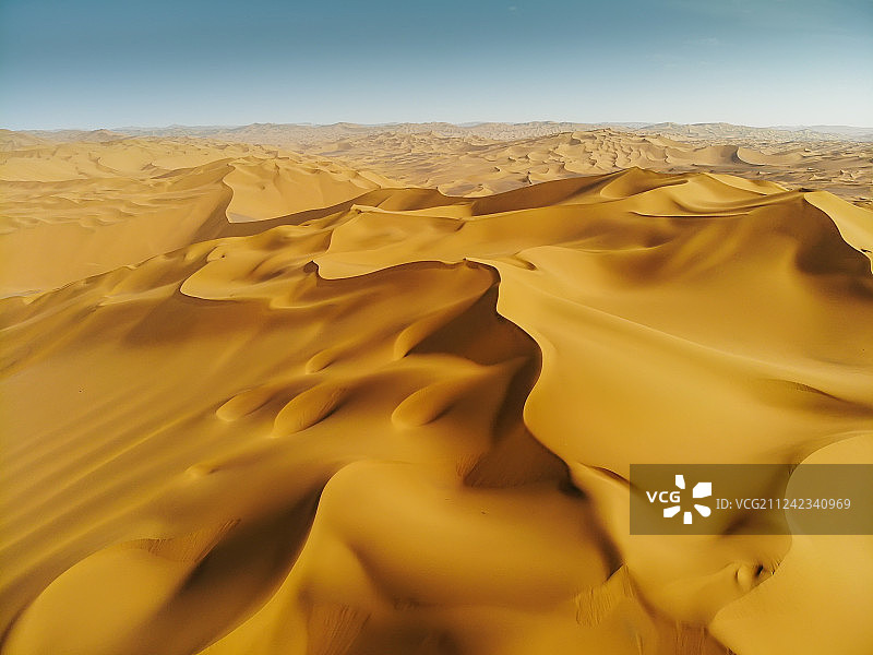 航拍库木塔格沙漠图片素材