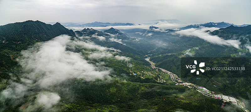航拍秦岭山区风光图片素材