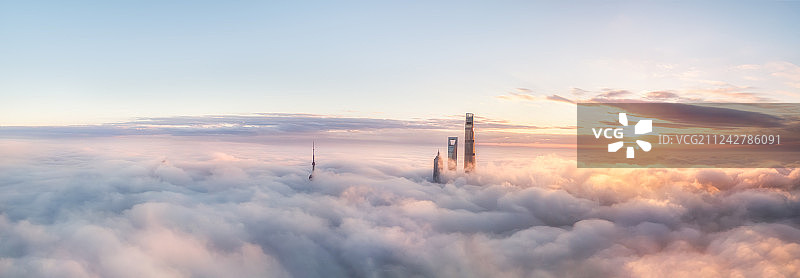 上海浦东陆家嘴极简画风平流雾云上云海日出烟雾弥漫图片素材