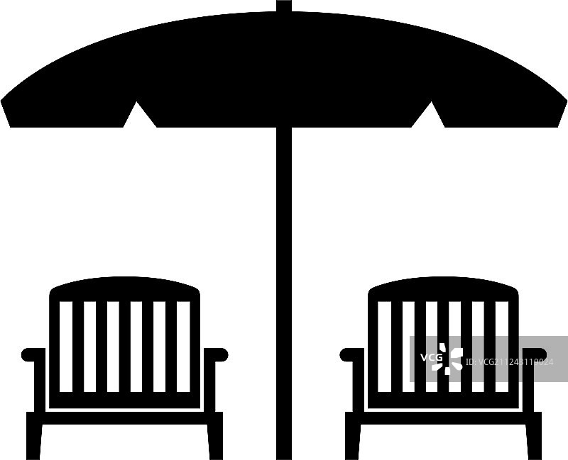 带遮阳伞的沙滩椅图片素材