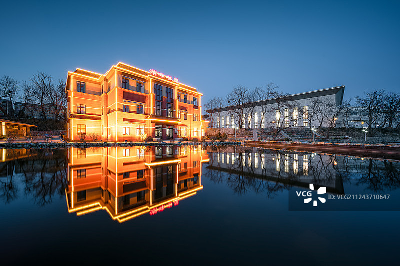 大连海事大学河畔书屋图片素材