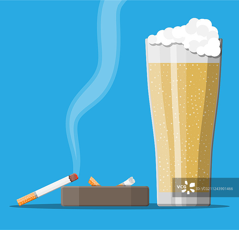 啤酒、香烟和烟灰缸图片素材