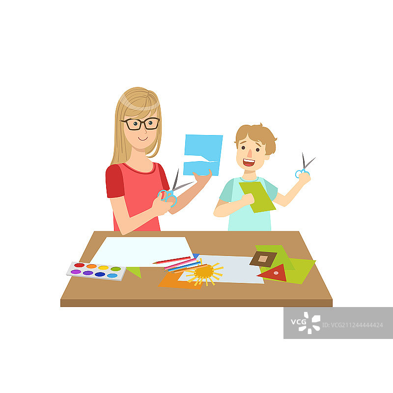 母子一起做贴花图片素材