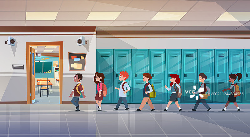 一群学生走在学校走廊里图片素材