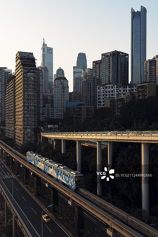 重庆轻轨首班车图片素材