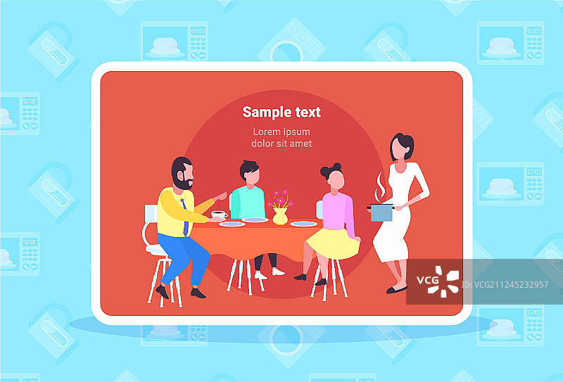 幸福家庭享用早餐，主妇 serving图片素材