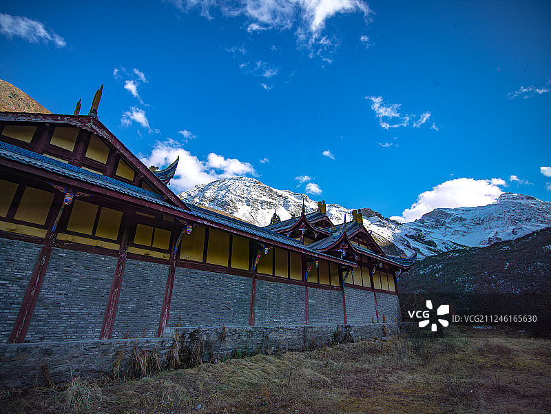 黄龙自然保护区内黄龙寺图片素材